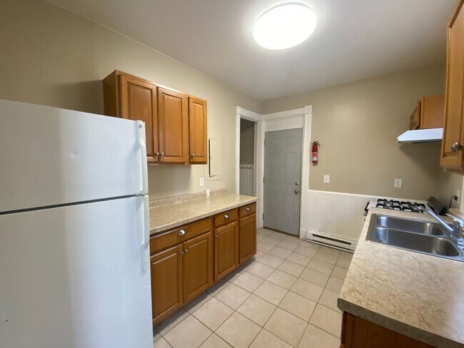 Building Photo - 525 Minor