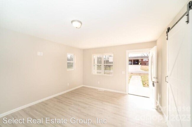 Building Photo - 2 br, 2 bath House - 1117 East McGill Street