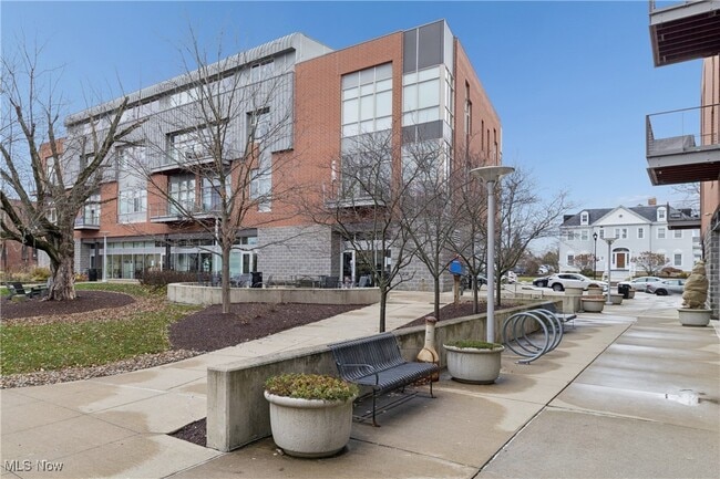 Foto del edificio - 55 E College St