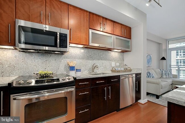 Foto del edificio - 1025 1st St SE
