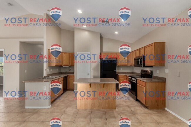 Building Photo - Charming home in McCartney Center!