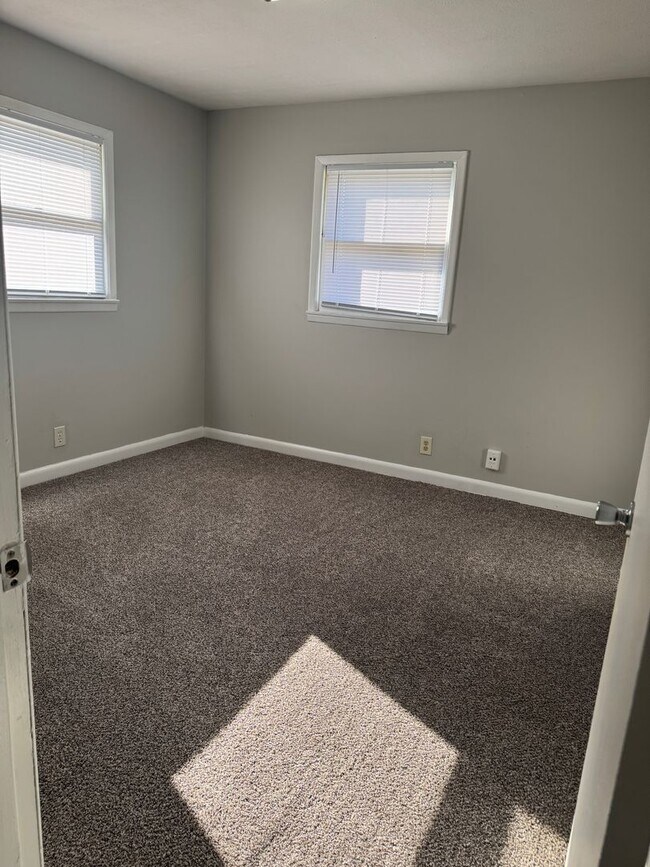 Foto del edificio - Nichols St Triplex