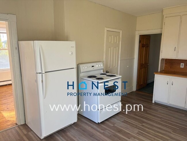 Building Photo - 7 Drummond St