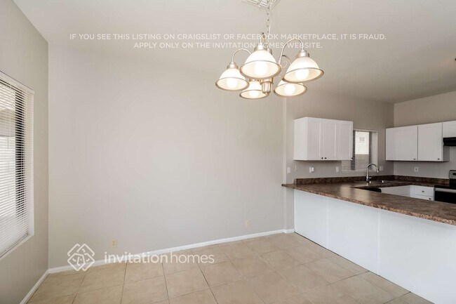 Foto del edificio - 8793 W Laurel Ln