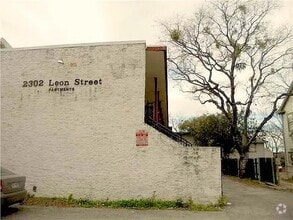 Building Photo - 2302 Leon St