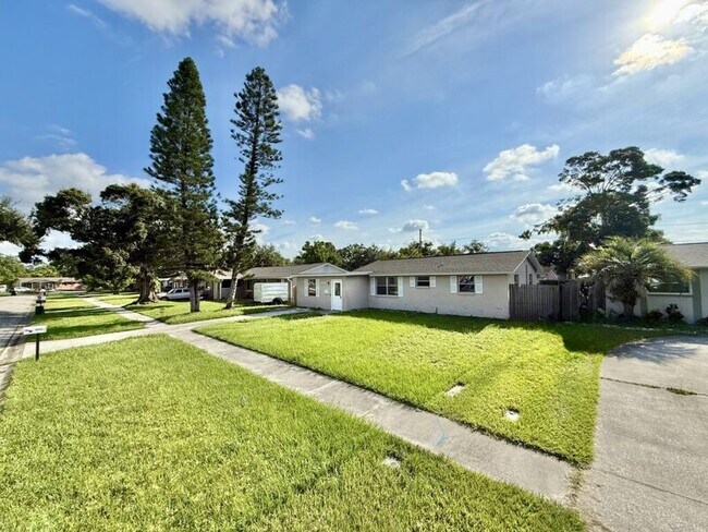 Foto del edificio - 8825-8856 56th St