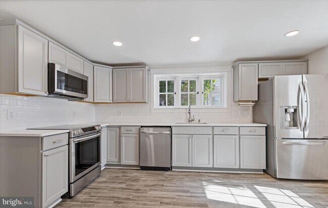 Foto del edificio - 514 E Lancaster Ave