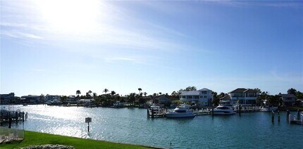 Building Photo - 340 Pinellas Bayway S