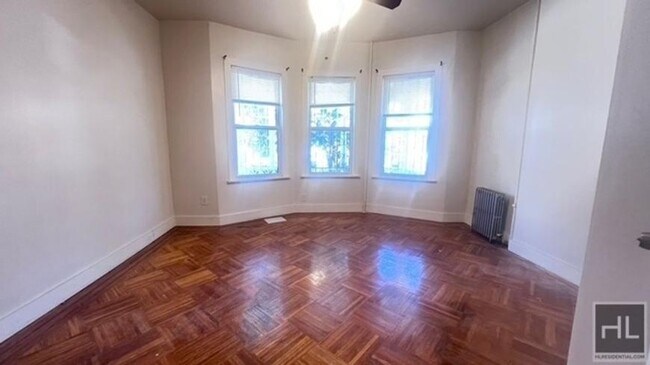 Building Photo - 3 bedroom in BROOKLYN NY 11210