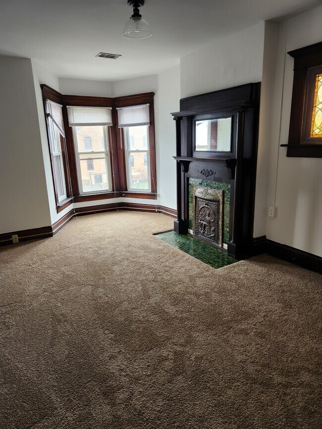 Old original Victorian charm living room - 71 Martin Ave
