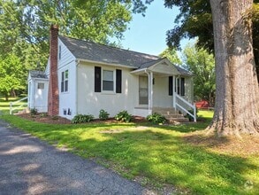 Building Photo - 624 Chandler Mill Rd