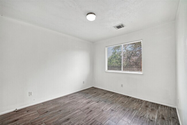 Foto del edificio - 4403 Sprangletop Ave