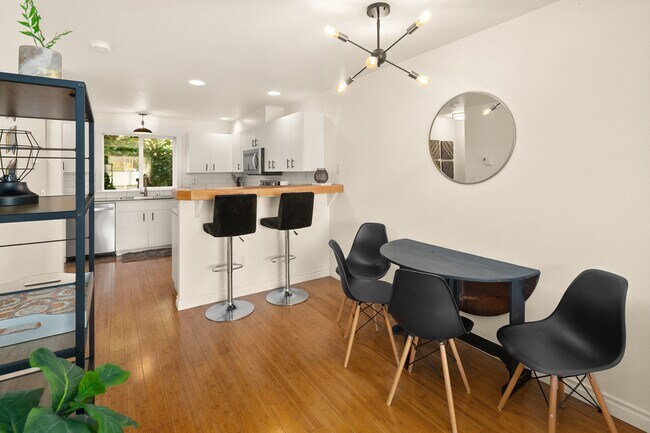 Foto del edificio - 3224 21st Ave W