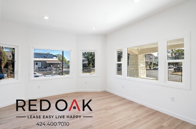 Foto del edificio - 3001 Raymond Ave
