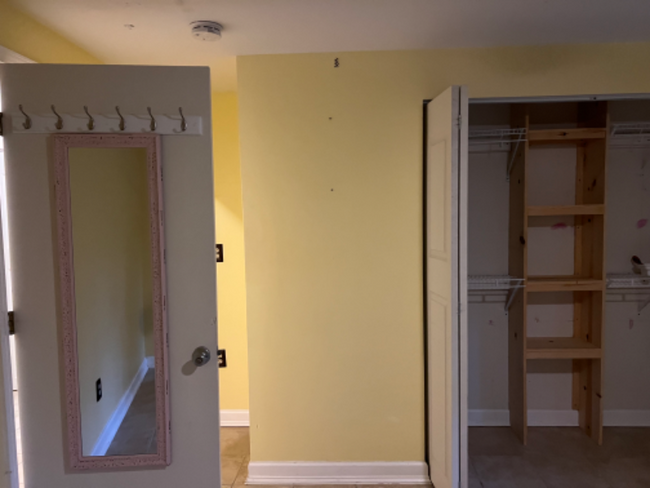 Building Photo - 202 Wintergreen Ln