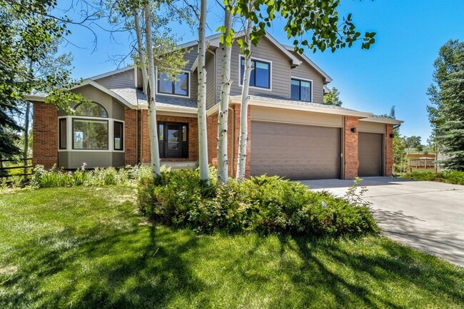 Building Photo - Spectacular and Spacious 5 Bedroom in Sout...