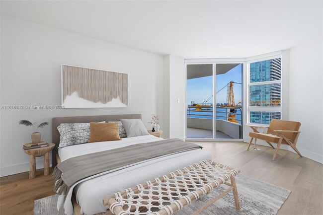 Foto del edificio - 555 NE 34th St