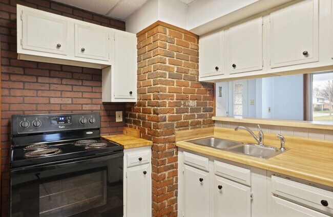 Foto del edificio - Charming 2 Bedroom, 1 Bath Home on Reed St – Move-In Ready!