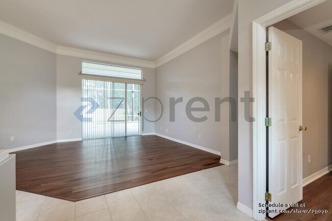 Foto del edificio - 10443 Emerald Woods Ave