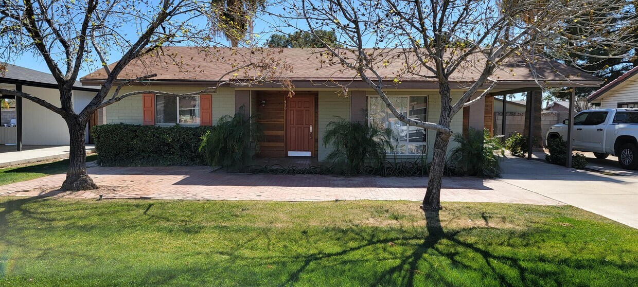 Primary Photo - 419 E Wigwam Blvd