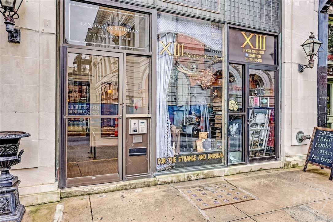 Primary Photo - 9 W York St