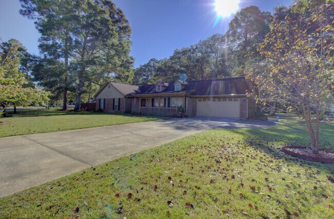 Building Photo - 809 Barrington Dr