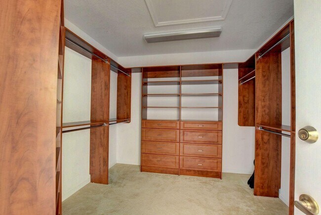 Building Photo - 4208 Windmill Palm Way