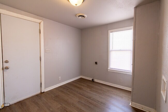 Foto del edificio - 2802 Baltimore Rd