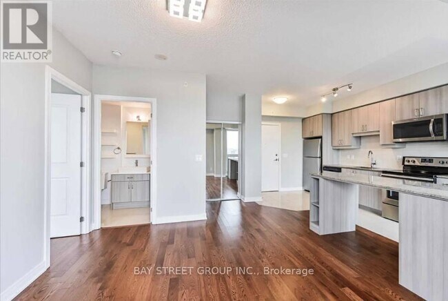 Photo du bâtiment - 9201 Yonge St