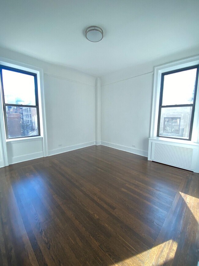 Foto del edificio - 166 W 72nd St