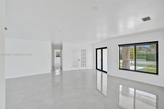 Building Photo - 16653 Golfview Dr