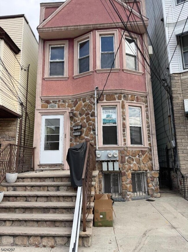 Building Photo - 170 Boyd Ave