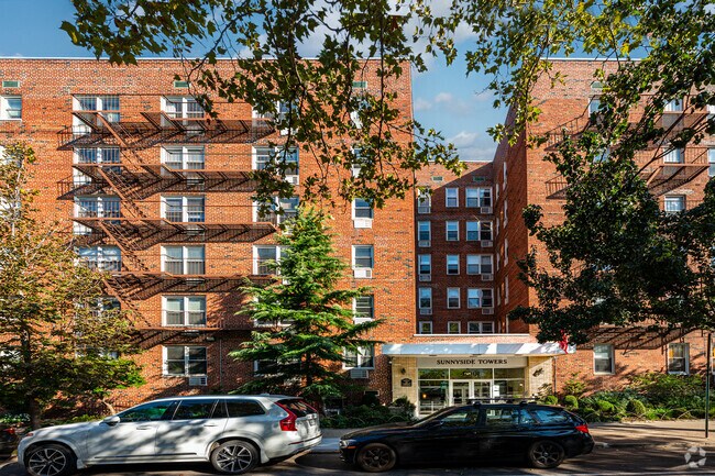 Sunnyside Towers - 46-01 39th Ave