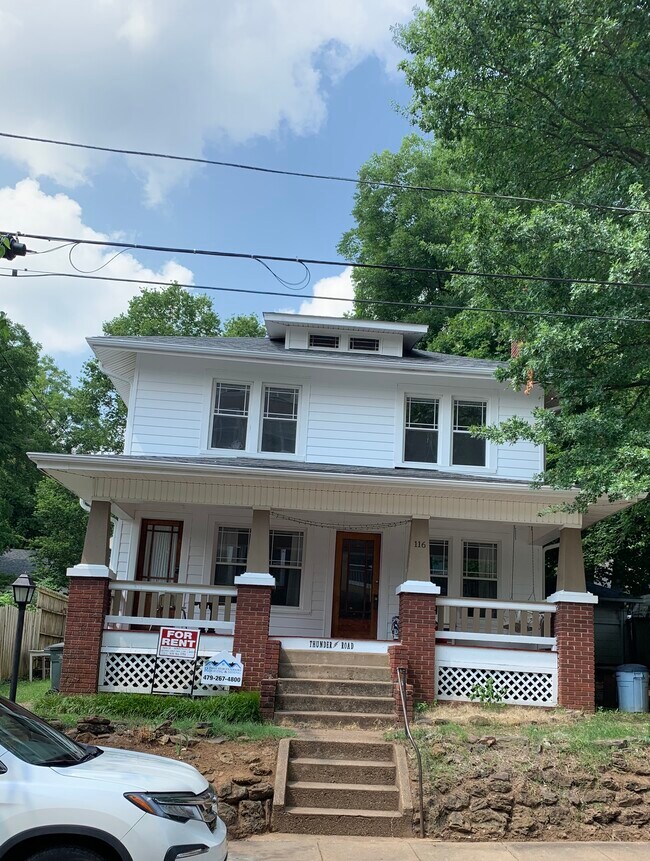 Building Photo - 116 W Watson St