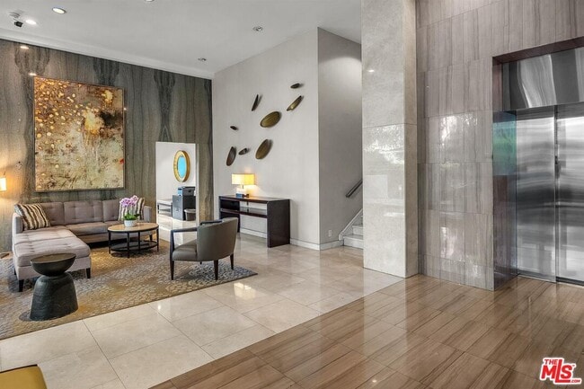 Building Photo - 865 Comstock Ave