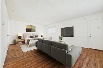 Building Photo - Gilmore  Apartments Van Nuys
