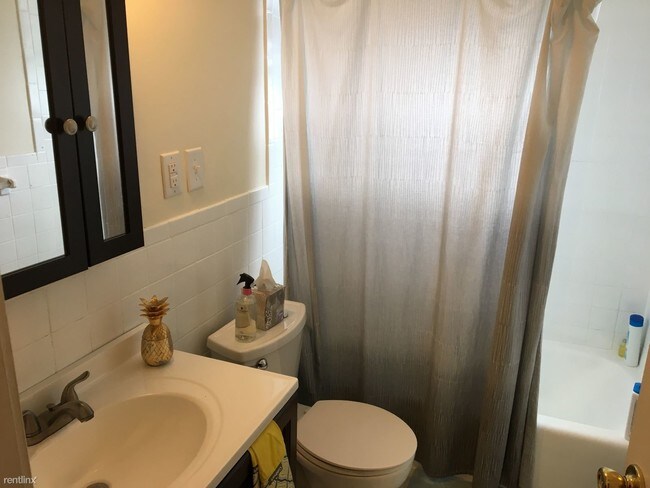 Building Photo - 3 br, 1 bath House - 76 Dunboy St