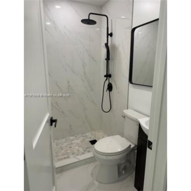 Foto del edificio - 5636 NW 4th Ave