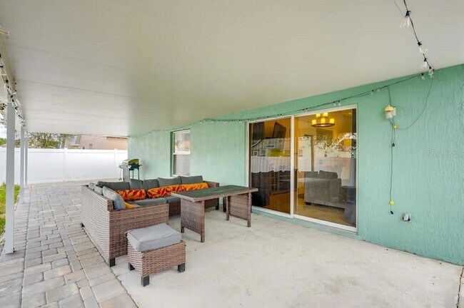 Building Photo - 739 Delancey Dr