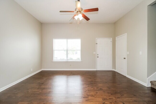 Foto del edificio - 2426 Salem Glen Xing