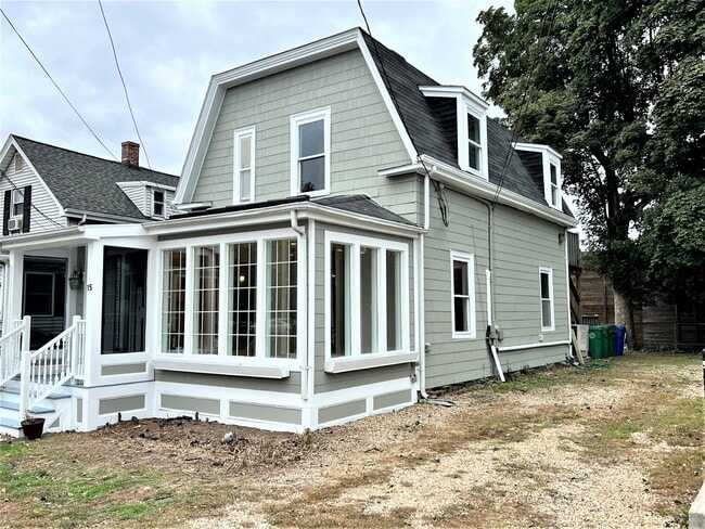 Building Photo - 15 Simms Court, Newton, MA 02465 - 3 BR 2....