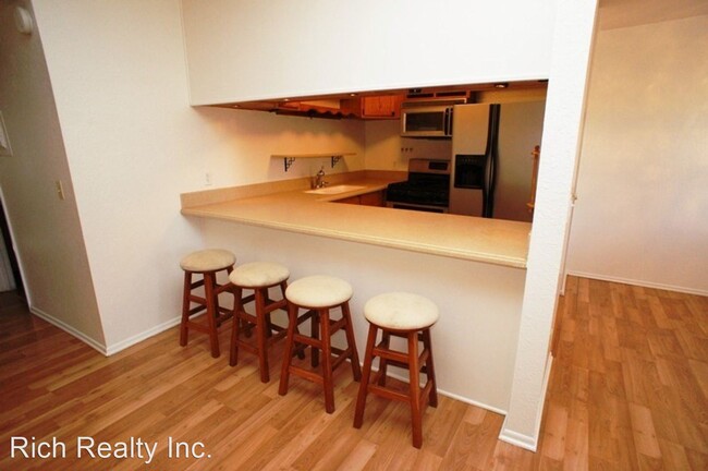 Foto del edificio - 2 br, 2 bath House - 842 S. Langley Ave #201
