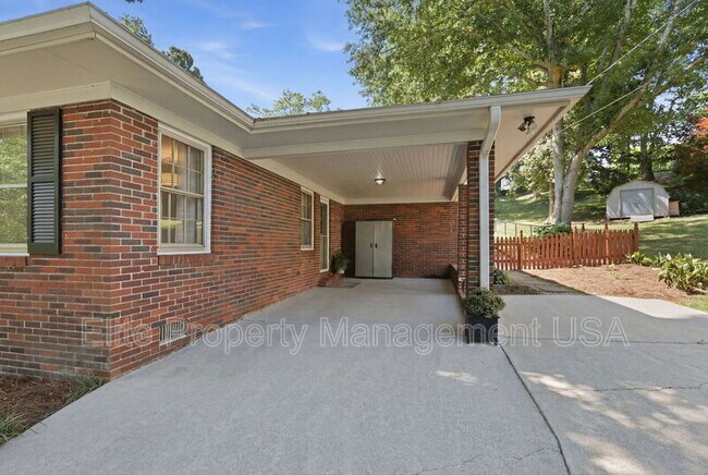 Foto del edificio - 1338 Northwood Cir NE
