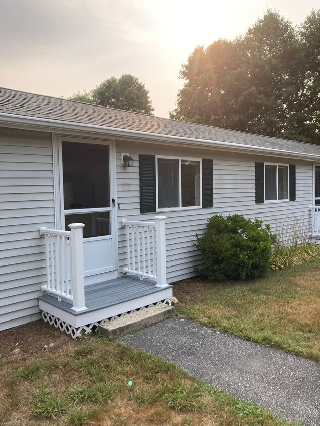 Primary Photo - 8 Regency Dr