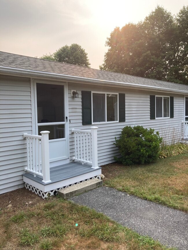 Building Photo - 8 Regency Dr