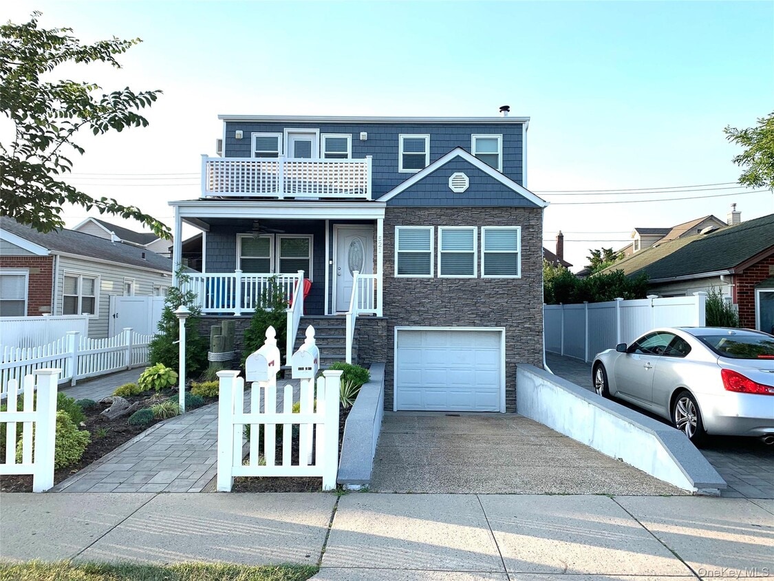 Primary Photo - 521 W Park Ave