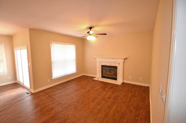 Foto del edificio - 7908 Harrington Woods Rd