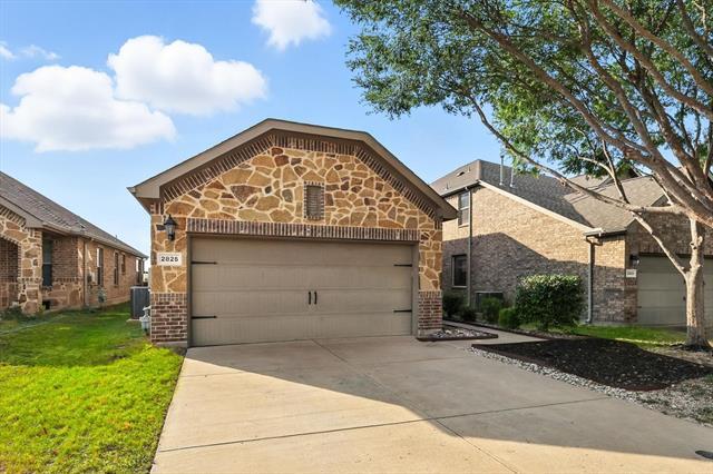 Foto del edificio - 2825 Houston Wood Dr