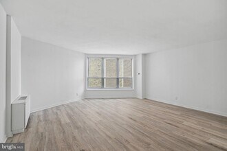 Building Photo - 224-30 W Rittenhouse Square