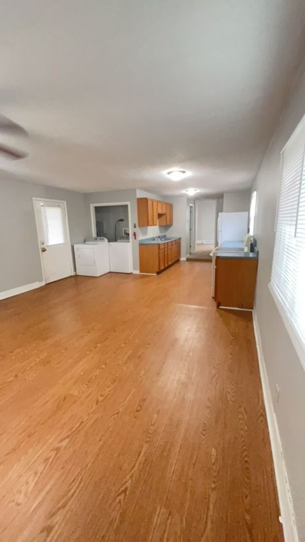 Foto del edificio - 111 S Dicks St